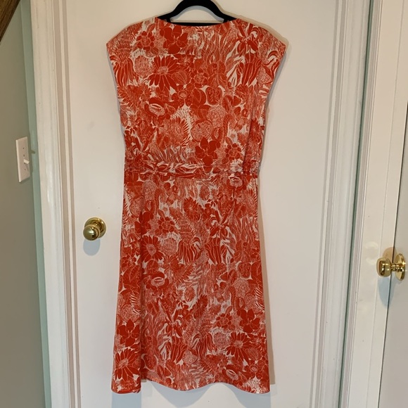 H&M tomato red/white sleeveless botanical print dress. Size 4. NWOT. - Picture 3 of 8